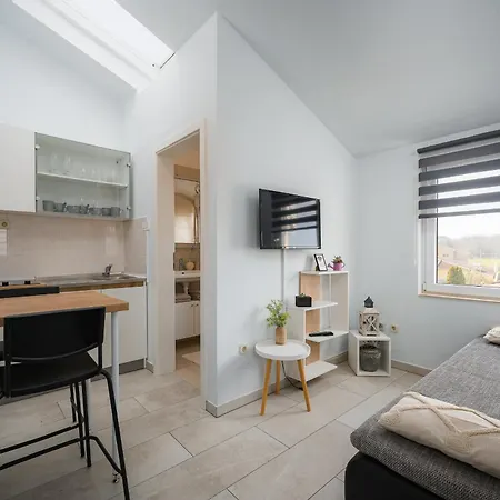 Apartmán Charming Rose 1&2 With Pool