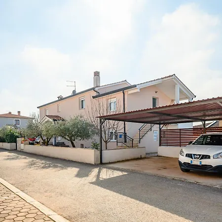 Apartmán Charming Rose 1&2 With Pool *