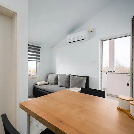 アパート Charming Rose 1&2 With Pool ポレッチ