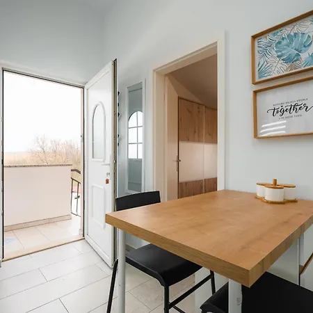 Charming Rose 1&2 With Pool * ポレッチ