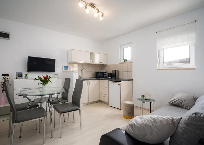 Charming Rose 1&2 With Pool *